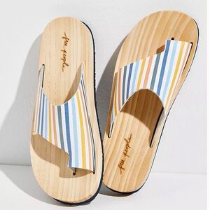 Free People Woodlands Platform Clog Sandals. Size 7.5. New Without Box.